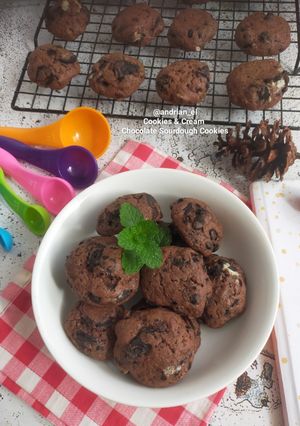 Foto resep Cookies & Cream Chocolate Sourdough Discard Cookies