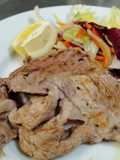 Fettine Lonza di Maiale al Forno servita con Insalata Mista