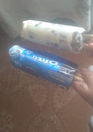 Una foto de Paletas cremosas de oreo