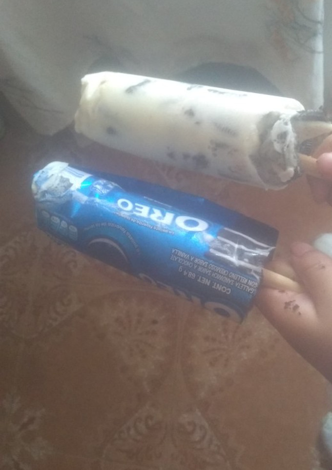 Una foto de Paletas cremosas de oreo