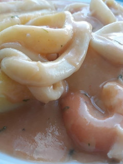 Una foto de Calamares con gambones