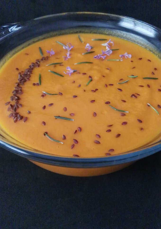 Una foto de Crema de zanahoria asada con jengibre y cardamomo