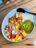 Bowl riz - crevettes 🦐, mangue 🥭 & pico de gallo 🍅🧅🥑