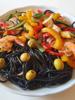 海鮮墨魚義大利麵 的食譜成品照片
