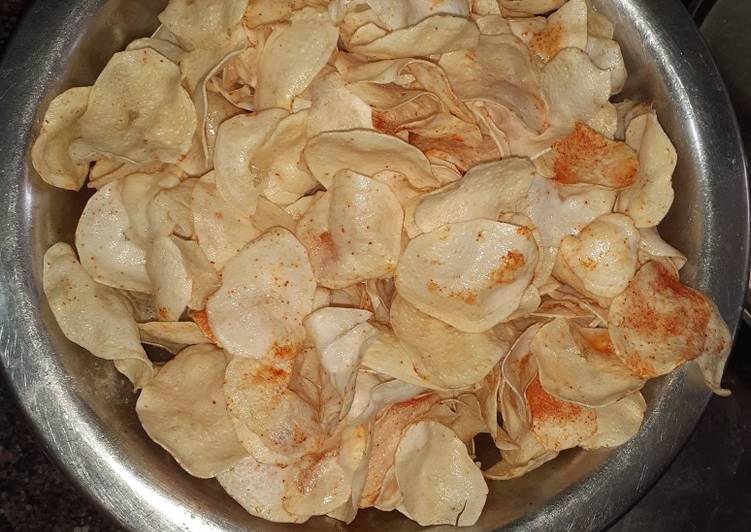 Homemade potato chips