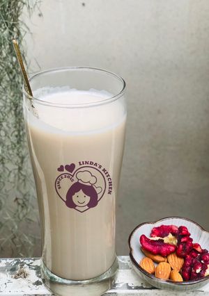 Hình của món Sữa hạnh nhân & óc chó.