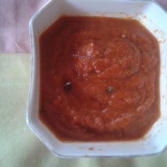 A picture of Tikha tomato chutney.