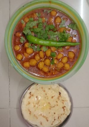 છોલે(Chole Recipe in Gujarati) રેસીપી મુખ્ય ફોટો