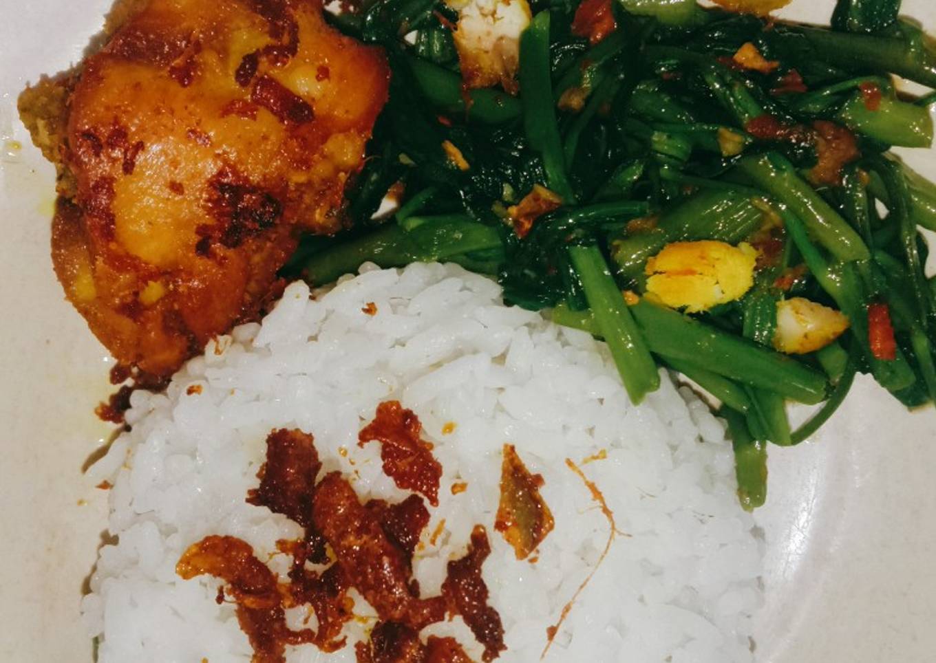 Tumis Kangkung Pedas Ayam Goreng Nasi Putih by ELSA