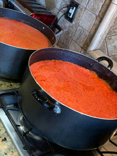 A picture of Fresh tomatoes paste.