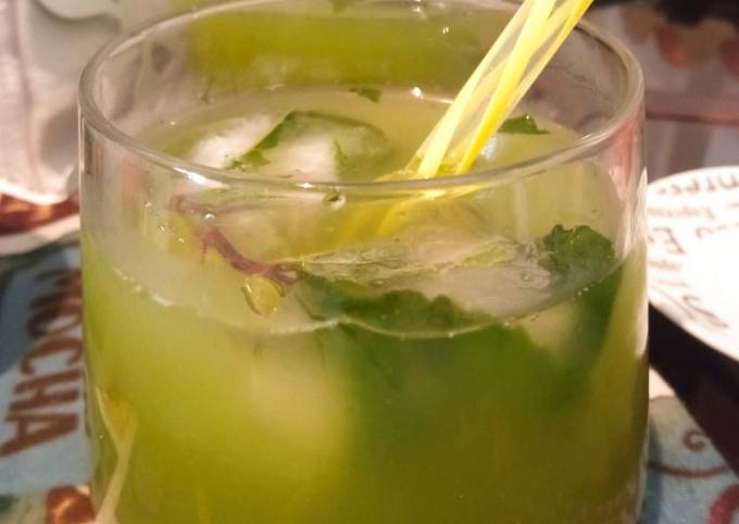 Limonada de pepino y menta Receta de Betsabé Irene Valor Cásseres- Cookpad