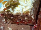 Pastel de atún frío con pan lactal