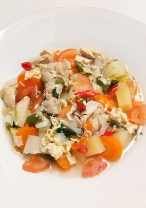 Foto resep SOP AYAM SAYUR TELUR KOCOK PEDAS 🌶