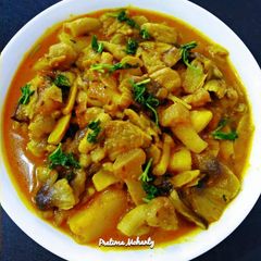 A picture of Paddy Straw Mushroom Curry (Home Style).