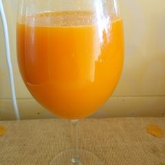 A picture of Carrot Passion Mint Juice.