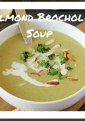 બદામ બ્રોકલી સુપ (Almond Broccoli Soup Recipe In Gujarati) રેસીપી મુખ્ય ફોટો