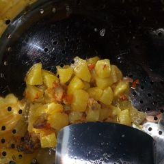 A picture of Fried potatoes.