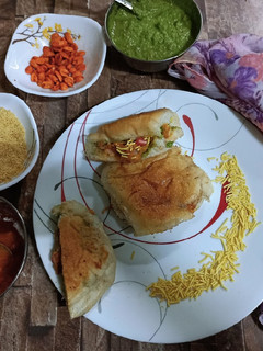 દાબેલી (Dabeli Recipe In Gujarati) રેસીપી મુખ્ય ફોટો