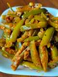 Parval nu shake (stir fried pointed gourd)