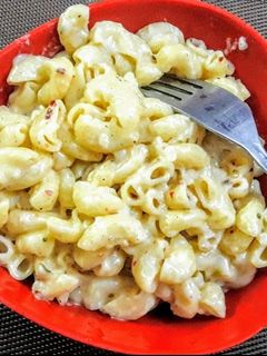 হোয়াইট সস চিজী ম্যাকরোনি(white sauce cheesee macroni recipe in bengali) রেসিপির প্রধান ছবি