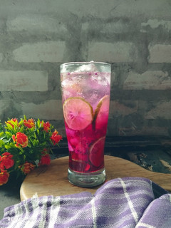 Foto resep Es Sprite Buah Naga Sirup Rose