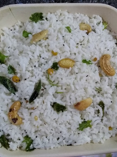 தேங்காய் சாதம்/ coconut (Thenkaai saatham recipe in tamil) செய்முறை முக்கிய புகைப்படம்
