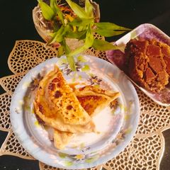 A picture of Gur ki Roti (jaggery stuffed paratha) 😋 sweet paratha 😋.
