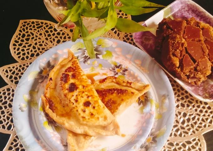 Gur Ki Roti (jaggery Stuffed Paratha) 😋 Sweet Paratha 😋 Recipe By Jyoti ...