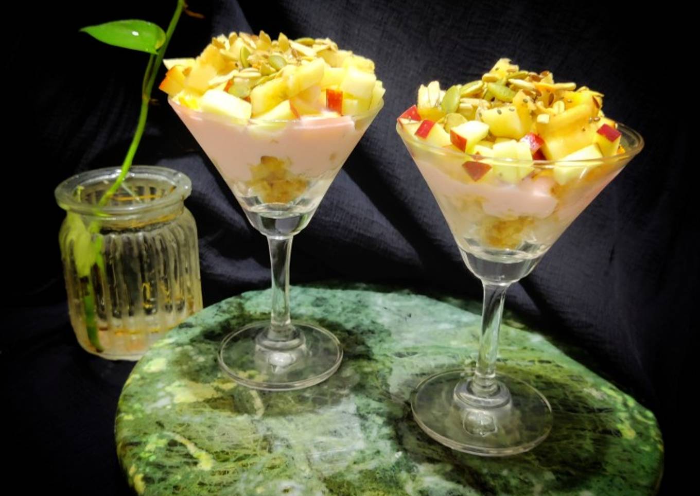Cornflakes yogurt parfait