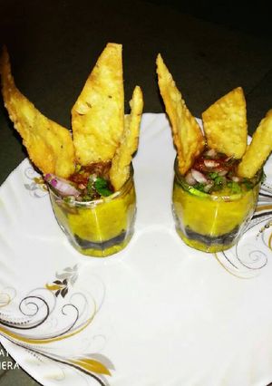 A picture of Daal pakwan.