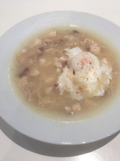 Una foto de Sopa con pollo asado