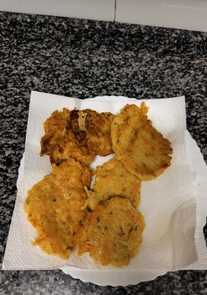 Una foto de Patacón de calabacín y patatas