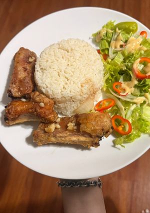 Hình của món Cơm sườn rán Bắc Kinh.