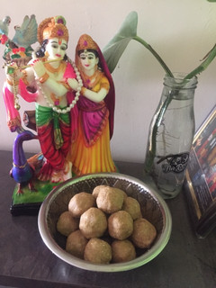வேர்கடலை உருண்டை 🥜🥜🥜🍂🍂 (Verkadalai urundai recipe in tamil) செய்முறை முக்கிய புகைப்படம்