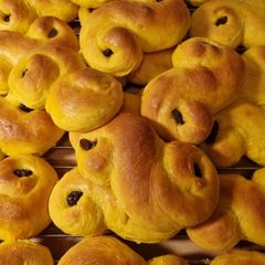 Saffron buns A picture of Saffron buns.