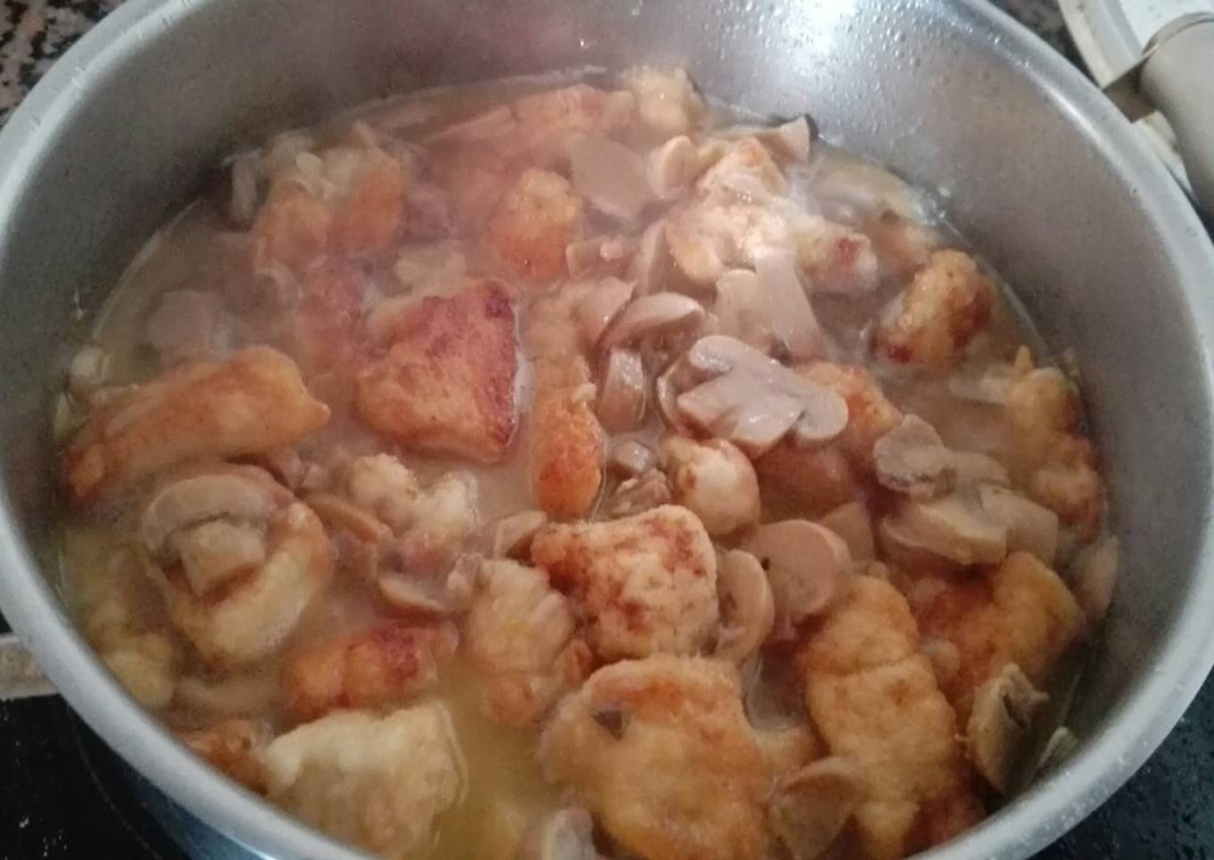 Pollo con champiñones