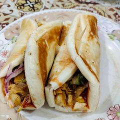 A picture of My best ever sawarma 😍.