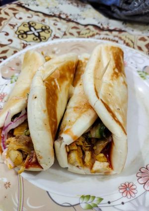 A picture of My best ever sawarma 😍.