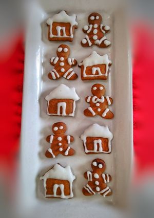জিঞ্জারব্রেড কুকিজ (ginger bread cookies recipe in Bengali) রেসিপির প্রধান ছবি
