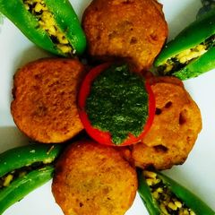 A picture of Tomato pakoda.