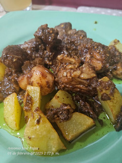 Una foto de Conejo en salsa de curry