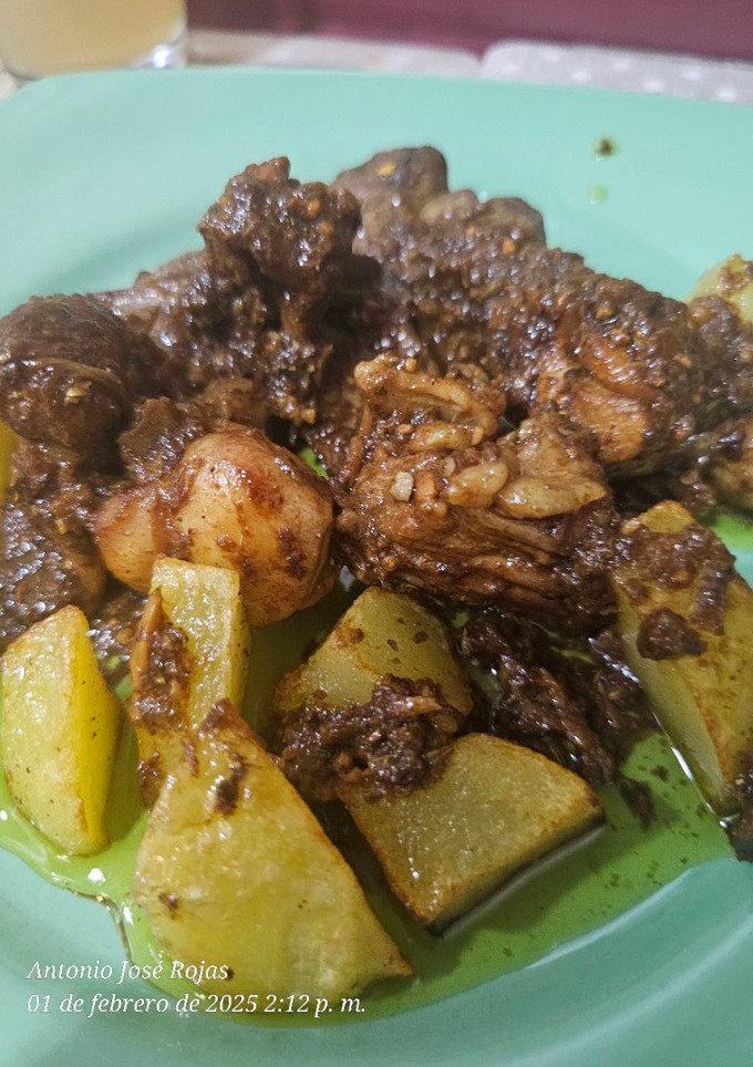Una foto de Conejo en salsa de curry