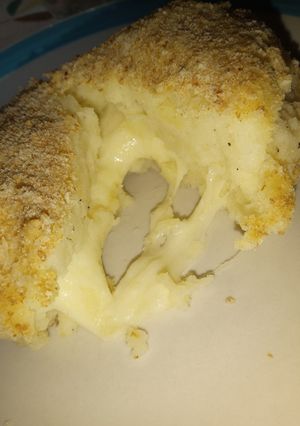 Una foto de Bombas de papa rellena de queso 🥔