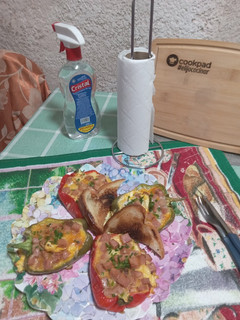 Una foto de Morrones Rellenos con huevo jamón y queso