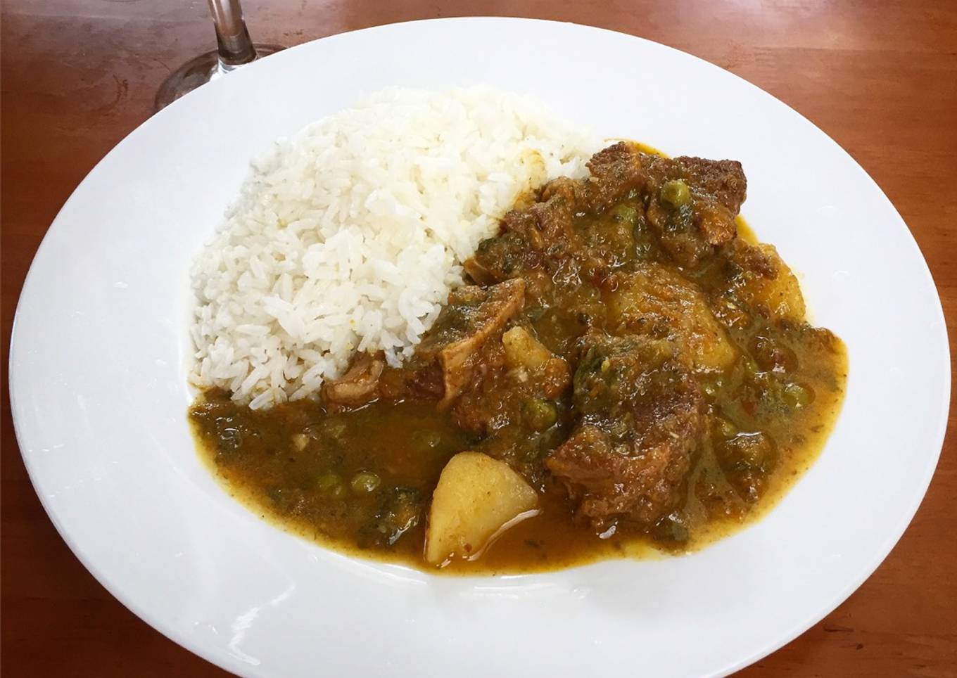 Costilla de Res estofada con Loche y Pinot Noir