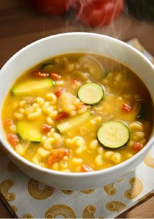 Hình của món 🌱 Súp Nui Cong Nhỏ Coquillettes Cà Chua Kỷ Tử (Vegan).