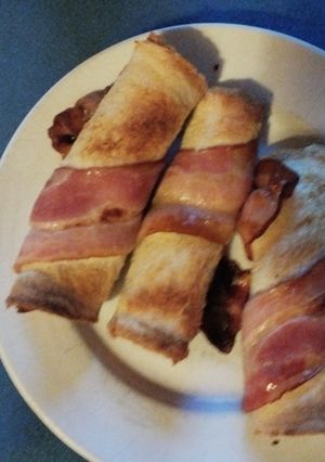 Una foto de Rollitos de Pan de Molde con Queso y Bacon