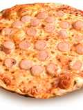 Pizza margherita con il wurstel