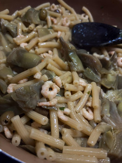 Foto di Pasta con carciofi e gamberetti