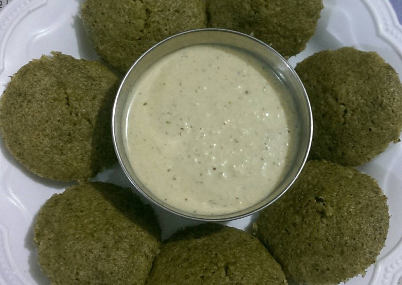 Spinach idli